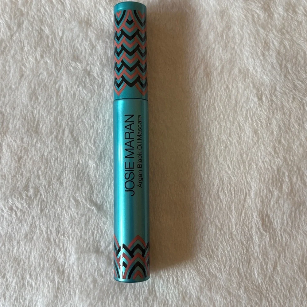 NEW Josie Maran Mascara Argan Oil Black NEVER OPENED